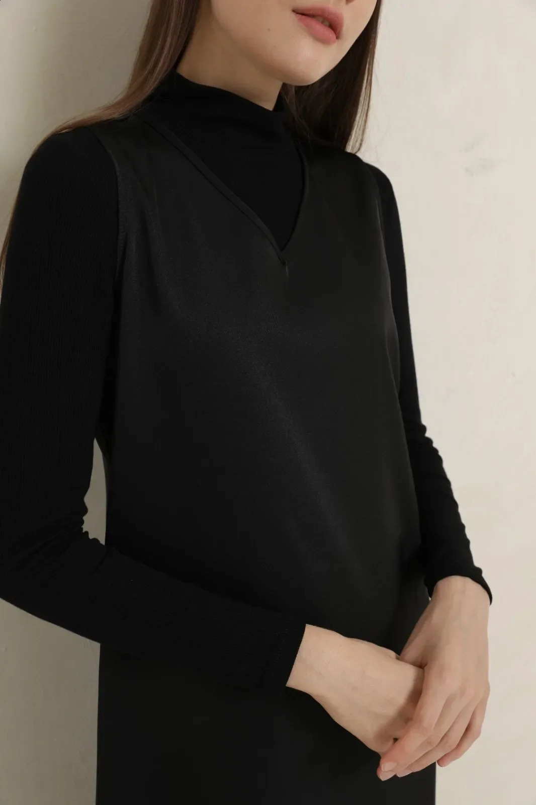 Urban Sexy Dresses AP V Neck Satin Maxi Dress Rib Modal Mock Neck Top 2024 Fall High Quality Women Dress Three Colors #2001 231214