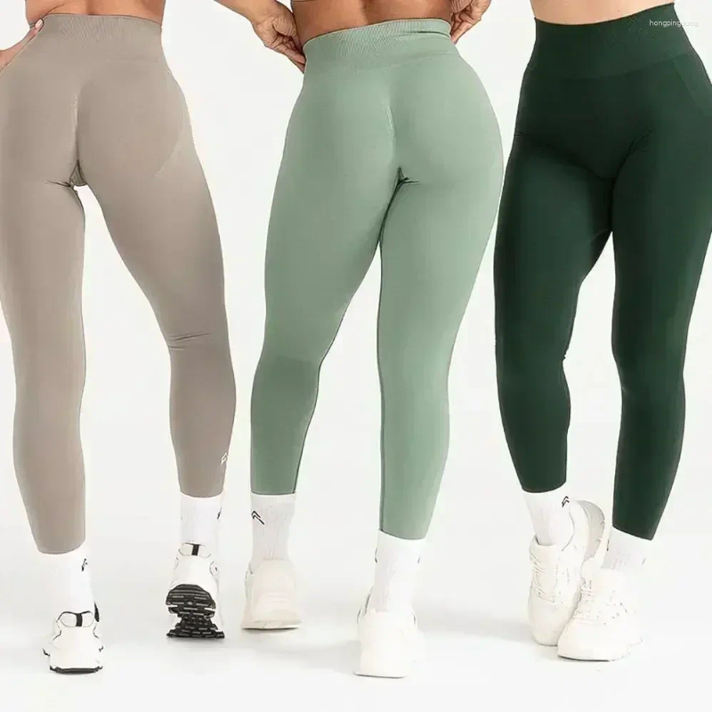 EFFORTLESS Seamless Leggings - Women's Scrunch Bum Yoga Pants, Gym Wear & Fiess Sportswear