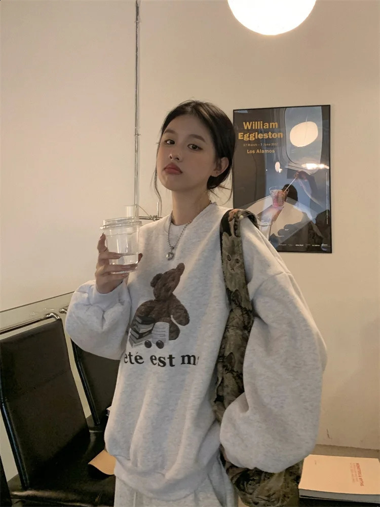 Womens Hoodies Sweatshirts Hikosaka Fashion Sweet Cartoon Printed Hoodie Oneck Long sleeved Y2k Top of the line Clothing Full Casual Sports Shirt 2312