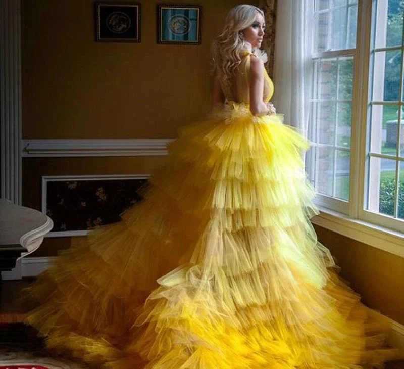 Fashion Yellow Ladies Prom Dress 2024 V-Neck Ruffles Backless Tiered Tulle Evening Formal Quinceanera Gowns Celebrity Style Vestidos De Fieast