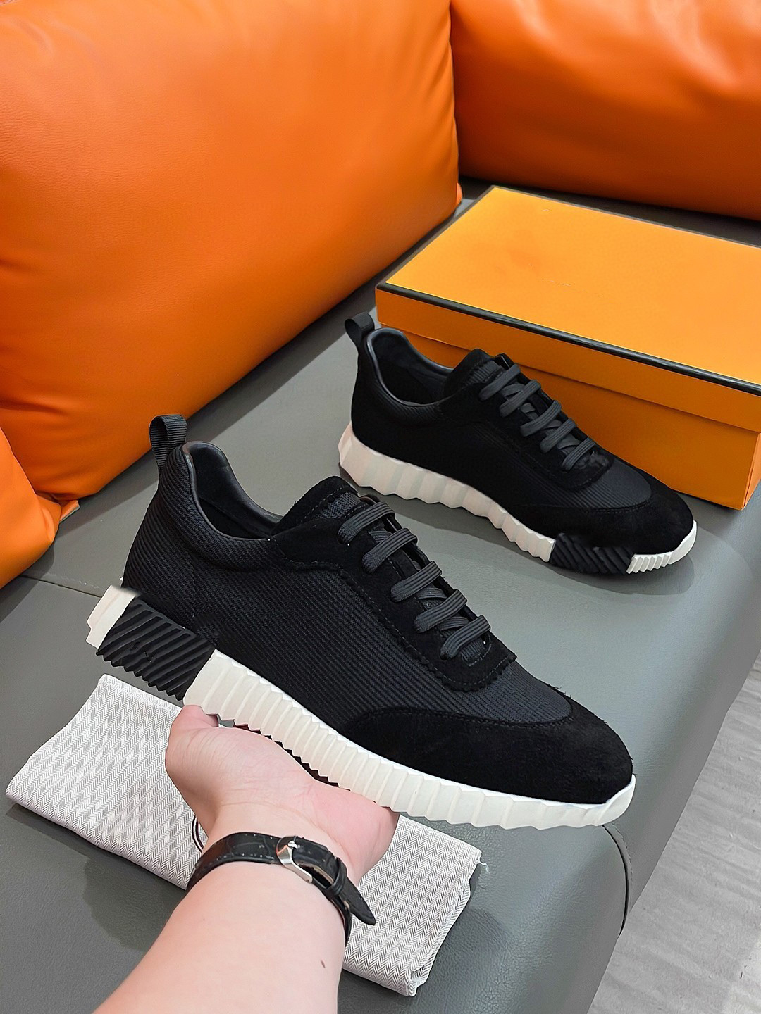 Top Design 2024s/s Bouncing Men Sneakers Shoes Low Top Calfskin Suede Goatskin Light Sole Trainers Nappa Leather Lace-up Rubber Tread Sole Comfort Walking EU38-46