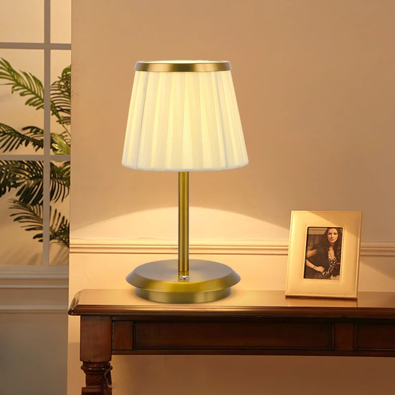 Novelty Items LED table lamp USB pleated atmosphere light restaurant bar night light coffee bedroom decorative art lighting 231216
