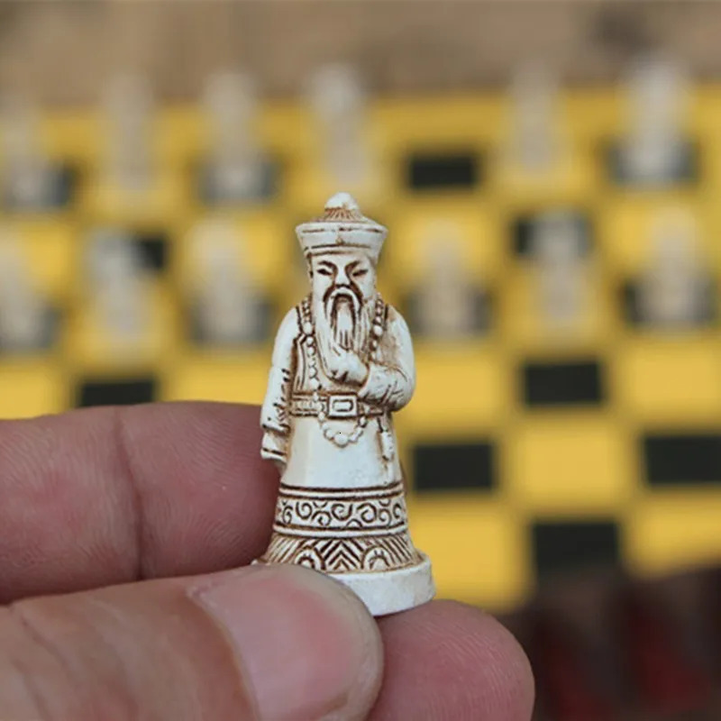 Chess Games Antique Chess Small Leather Chess Board Qing Bing Lifelike Chess Pieces Characters Parenting Gifts Entertainment 231215