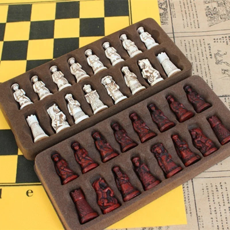 Chess Games Antique Chess Small Leather Chess Board Qing Bing Lifelike Chess Pieces Characters Parenting Gifts Entertainment 231215