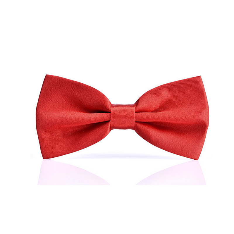 Elegant Evening Attire: Dapper Gentleman's Tuxedo Set Featuring a Timeless Single-Colored Butterfly Necktie