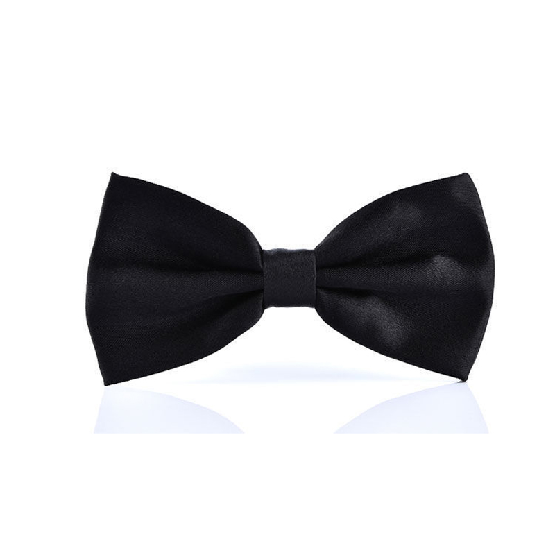 Elegant Evening Attire: Dapper Gentleman's Tuxedo Set Featuring a Timeless Single-Colored Butterfly Necktie