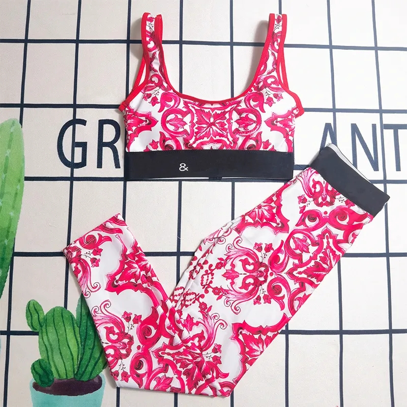 Yoga Tenues 2 pièces Designer Bikini Set Swimsuit Femme Sexy Sexe High Wistrwear Push Up Bathing Fssue Bare Cou And Back Girl Natation pour les f