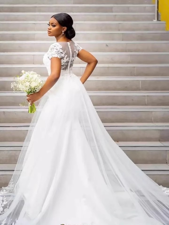 Elegant White Mermaid Wedding Dresses Short Sleeves 3D Lace Appliques V-Neck Long Satin Bridal Gowns With Detachable Train 2024 Arabic African Bride D