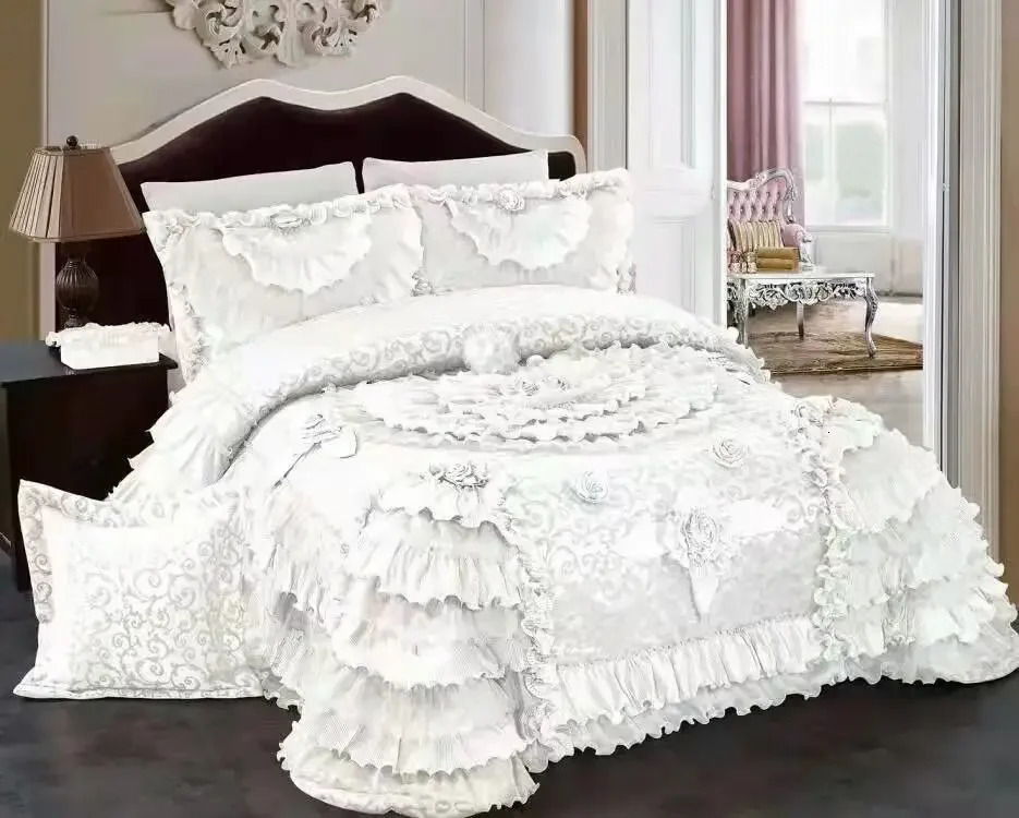 Bedding sets Champagne Wedding Style Jacquard Stereoscopic Lace Bedspread Bed skirt Bed Shett Coverlet Bed Cover Set Pillowcases 231218