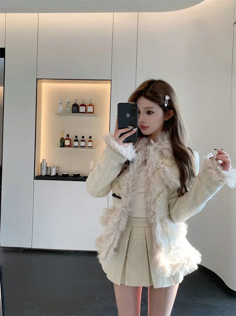 Two Piece Dress Sweet Girl Suit Women's AutumnWinter Fur Collar Horn Button Cotton Coat Pleated Mini Skirt Twopiece Set Fashion Female Clothes 23