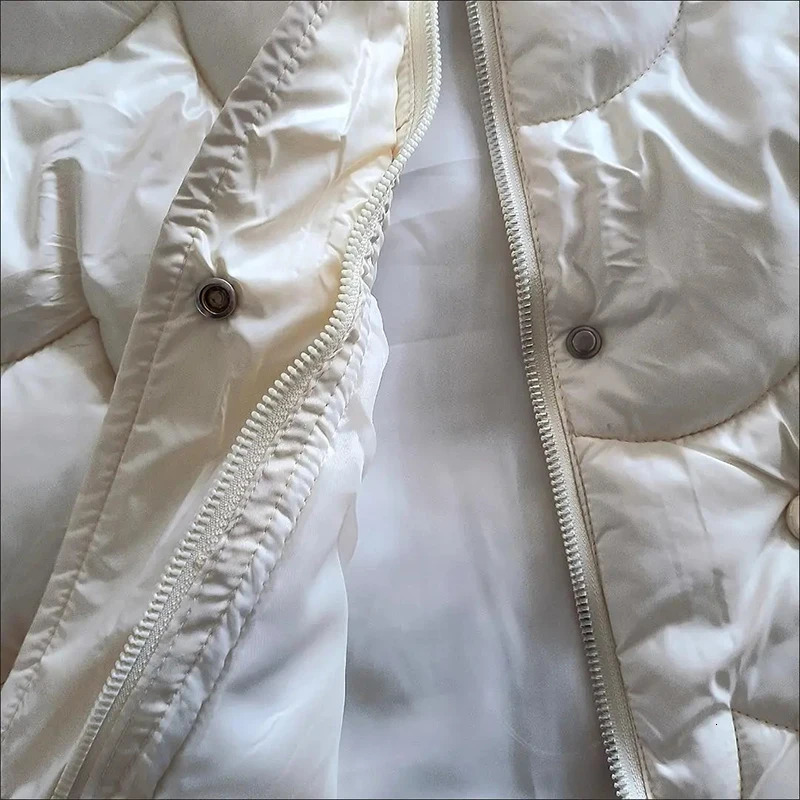 Women's Vests 2023 Oversized 4xl Glossy Vest Thick Warm Women Coats Winter Basic Sleeveless Cottonpadded Outwear Korean Allmatch Loose Tops 23121