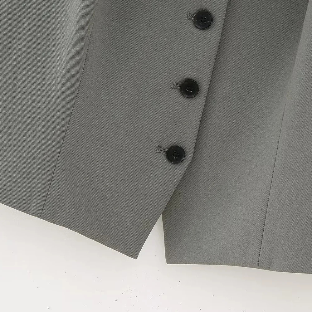 Women's Vests UNIZERA2023 Autumn and Winter Casual Fashion Versatile Classic Tank Top VNeck Slim Fit Vest 231218