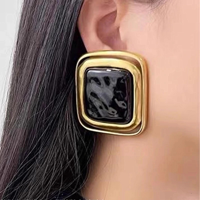 Retro Black Exaggerated Rectangular Block Ear Clips Earrings for Women Fashion Jewelry Accessory 4 rings