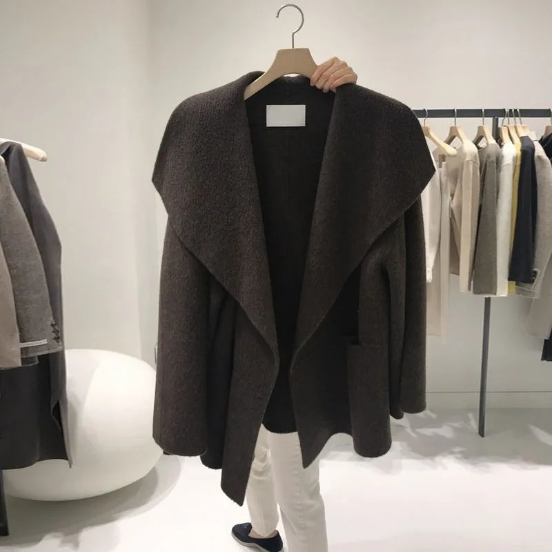 Women's Wool Blends Hepburn Style French Elegant Woolen Coat Women 2023 Winter Korean Fashion Loose Thick Tops Long Sleeve Allmatch Female Clothe