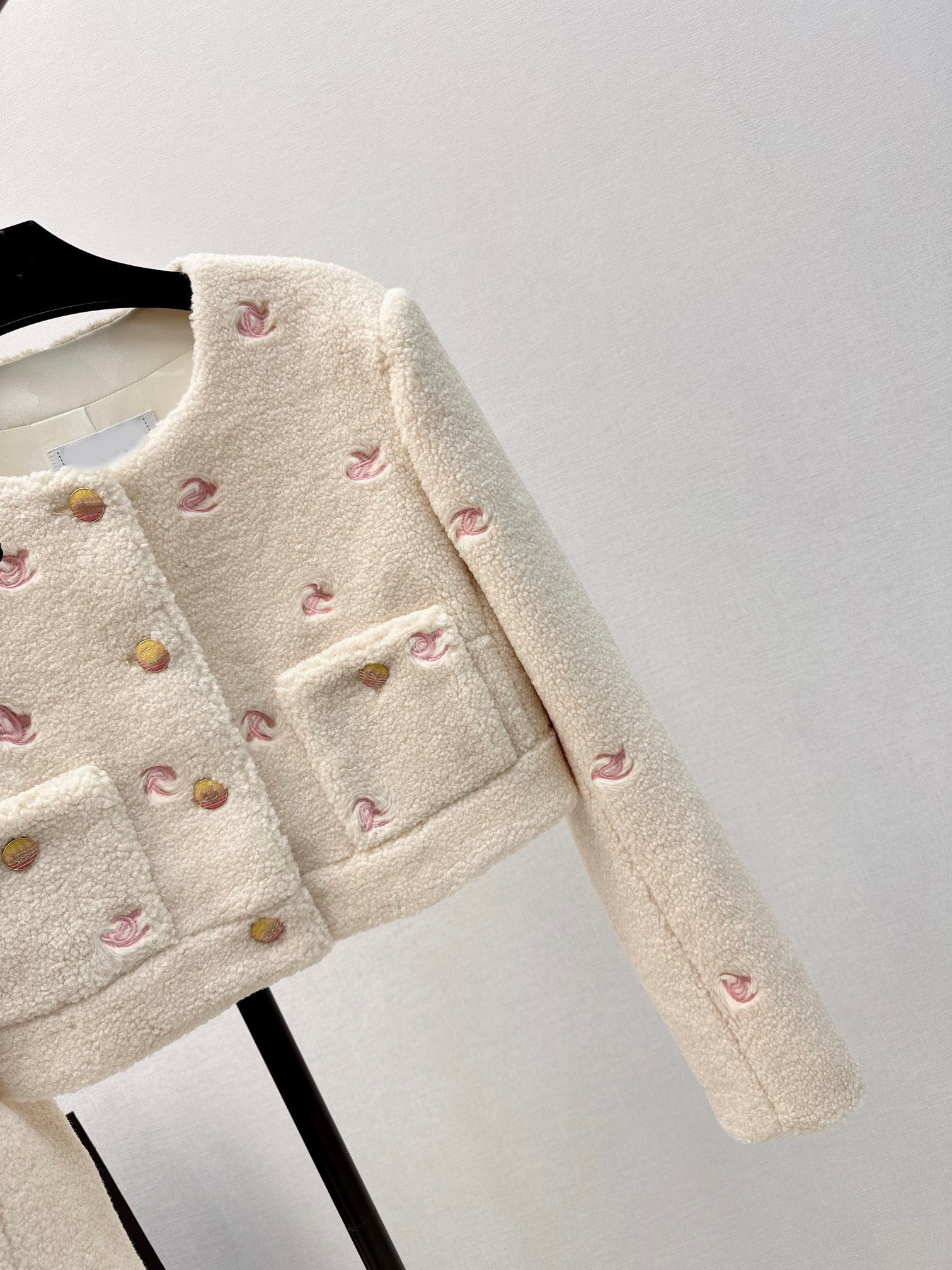 Fashion Runway Winter embroidery Lady Casual Lamb Jacket Women's O-Neck Pocket Single Breasted Long Sleeve Short Style Jacket