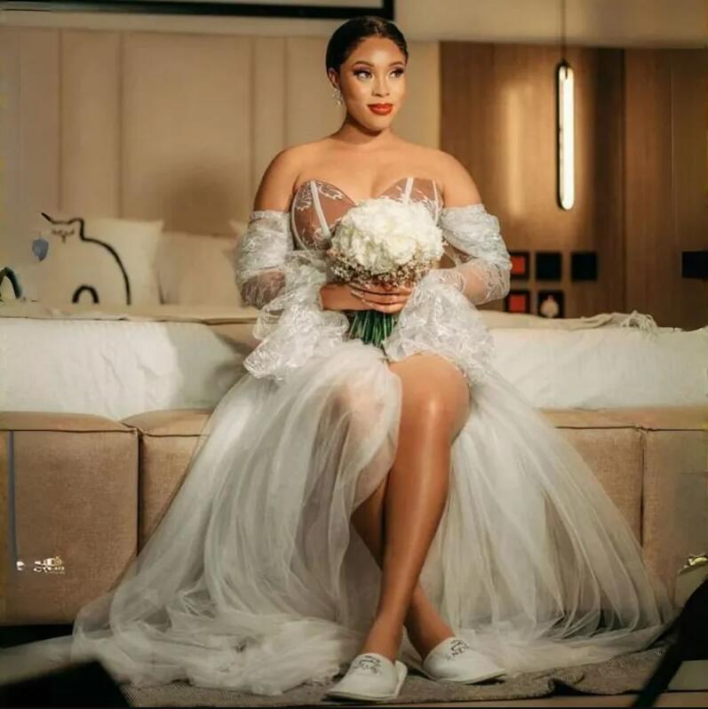 Champagne Lace Wedding Dresses Simple Gorgeous Long Sleeves Side Split Tulle African Bridal Gowns sweetheart boning corset