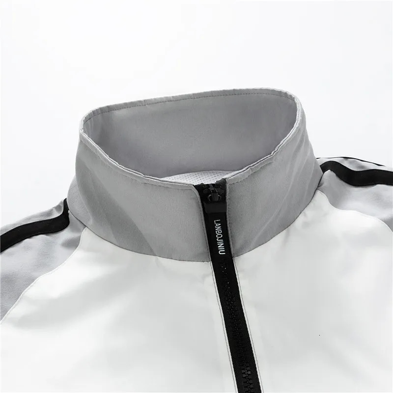 Men's Jackets 2024 Winter Fashion Packable Jacket Puffer Light Mens Parkas Coat Quilted Padded Outerwear Cardigan Male Streetwear Clothes 231219