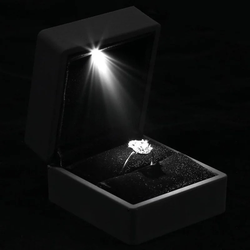 Jewelry Boxes LED Jewelry Box for Ring Necklace Engagement Ring Display Gift Case Packaging Showcase Boxes with Light Storage Cases Wholesale 231219