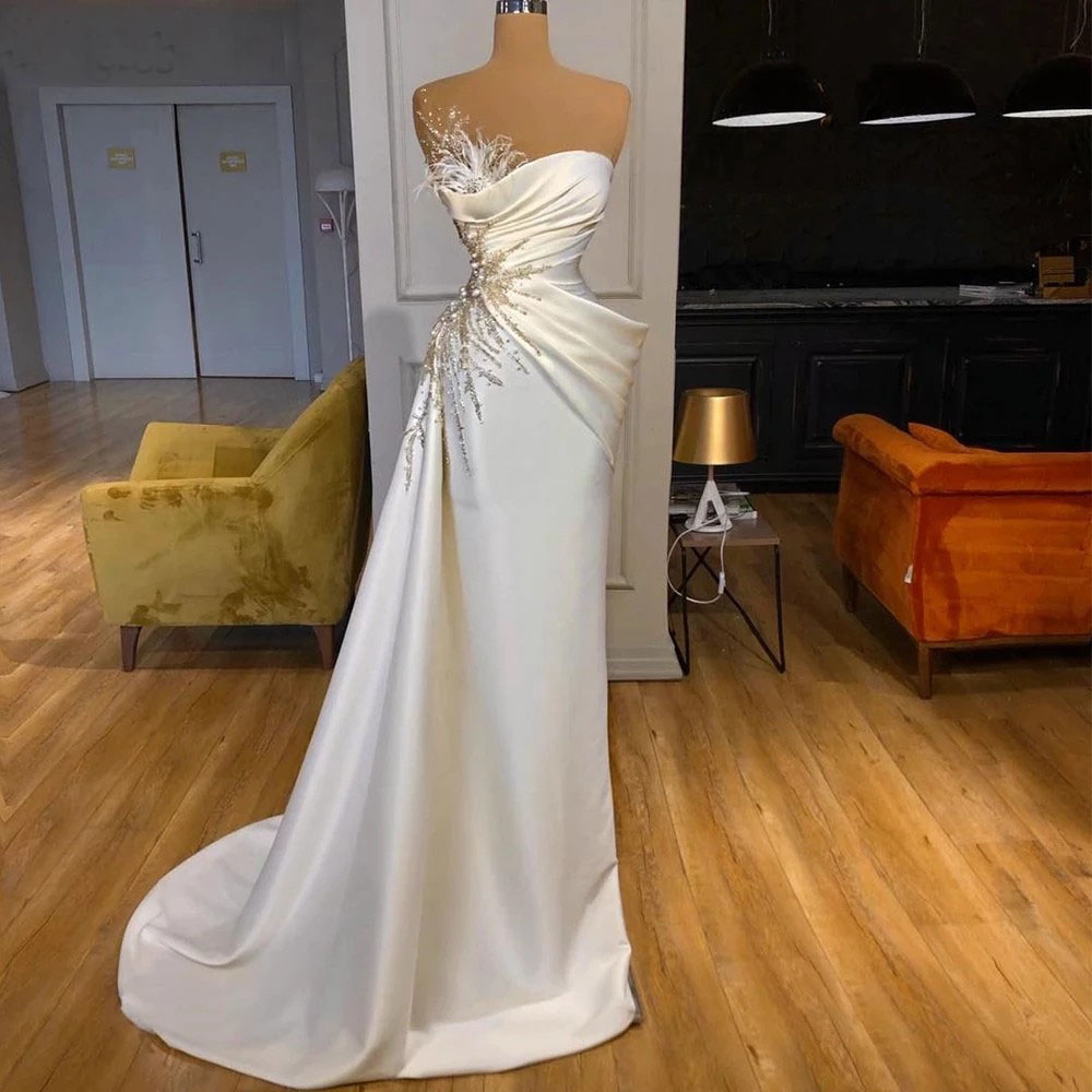 Sexy Wedding Dresses Bridal Gowns Crystal Beads Feather Mermaid Sleeveless Sweetheart Illusion Satin Custom Made Country Plus Size Sweep Train