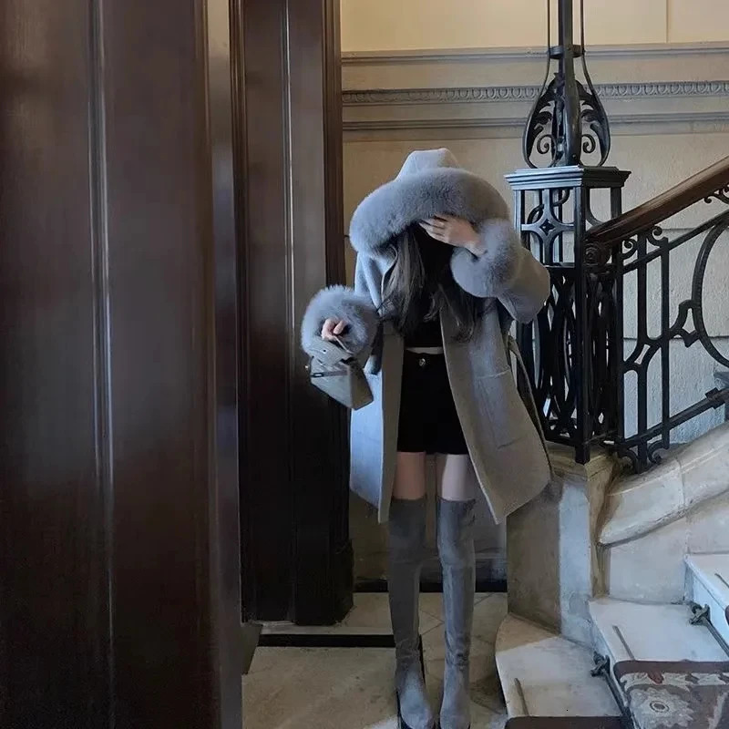 Women Blends 2023 Winter Thickened Loose Cashmere Coat With Belt Hooded Short Woolen Cloth Leisure Women Jacket 231219