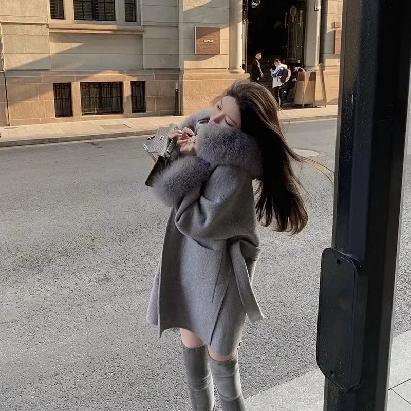 Women Blends 2023 Winter Thickened Loose Cashmere Coat With Belt Hooded Short Woolen Cloth Leisure Women Jacket 231219