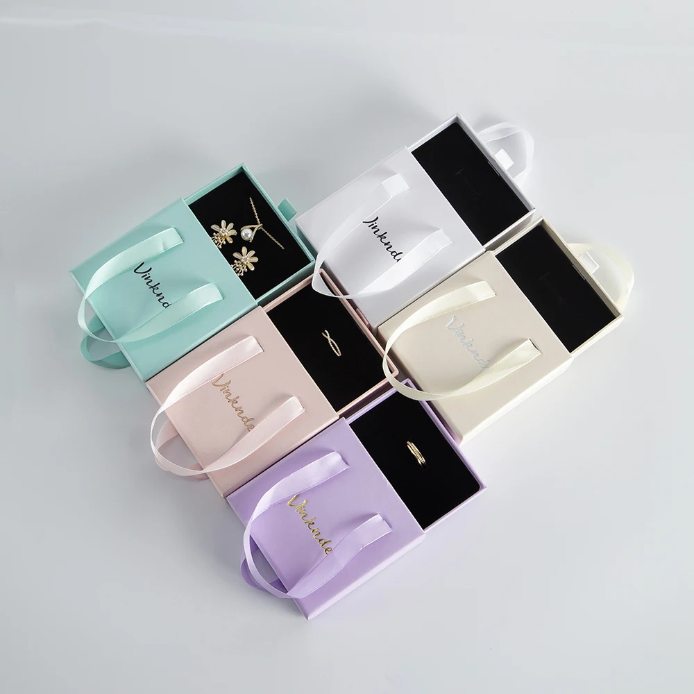 Jewelry Boxes 50Pcs/Lot Custom Handmade Jewelry Packaging Box Portable Sliding Drawer Box Bracelet Boxes With Handle Engagement Gift Case 231219