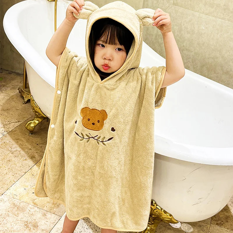 Cartoon Baby Bath Towel Coral Fleece Cotton Hooded Beach Towel born Cape Towel Soft Poncho Kids Bathrope Washcloth Baby Stuff 231221