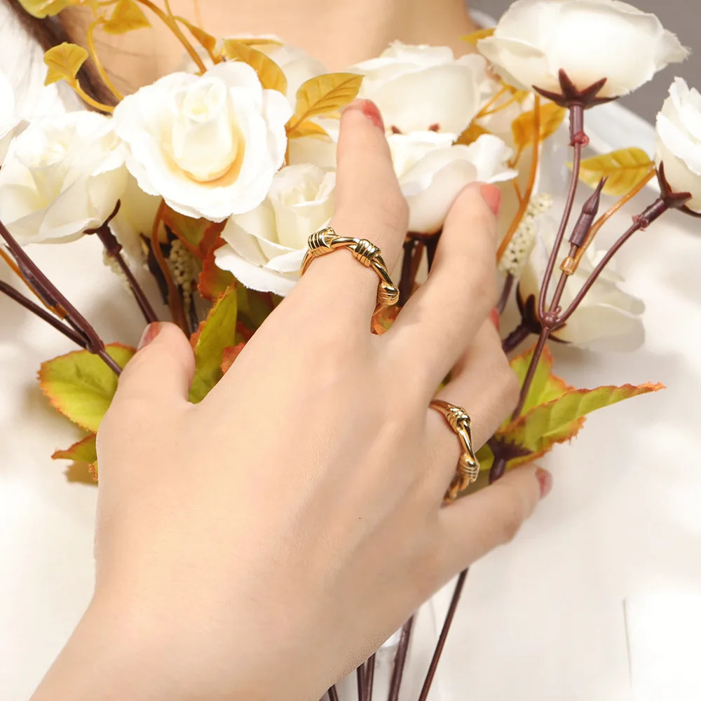 European and American Style Tie a Knot Finger Rings For Women Free Gift Vintage Steel Men Jewelry Single Party 231220