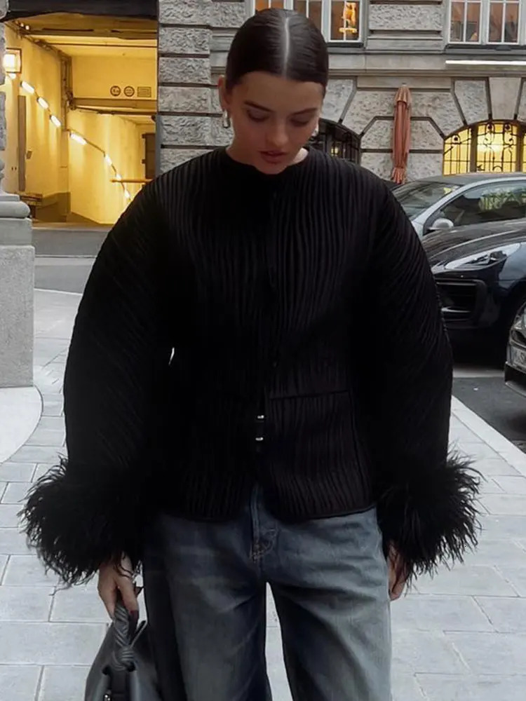 Fashion Patchwork Solid Folds Coat For Women Elegant Plush Sleeve O Neck Jacket 2023 Autumn Winter Female Office Outerwear 231220