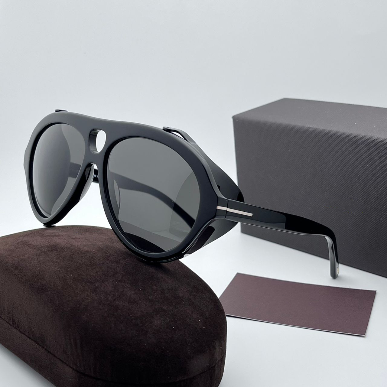 Sunglasses For Men and Women Designers 882 Special Style Anti-Ultraviolet Retro Eyewear Full Frame Random Box