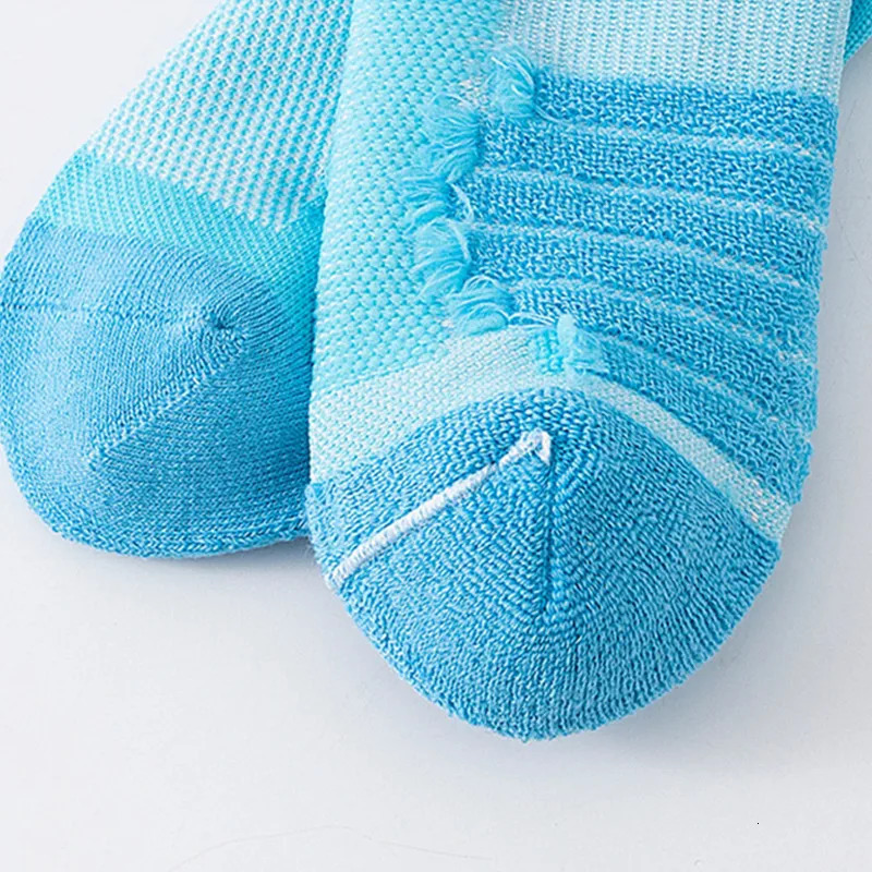 Mens Basketball Tennis High Socks Fitness Soccer Accessories Cycling Football Running Antiskid Racing Climbing For Sports 231220