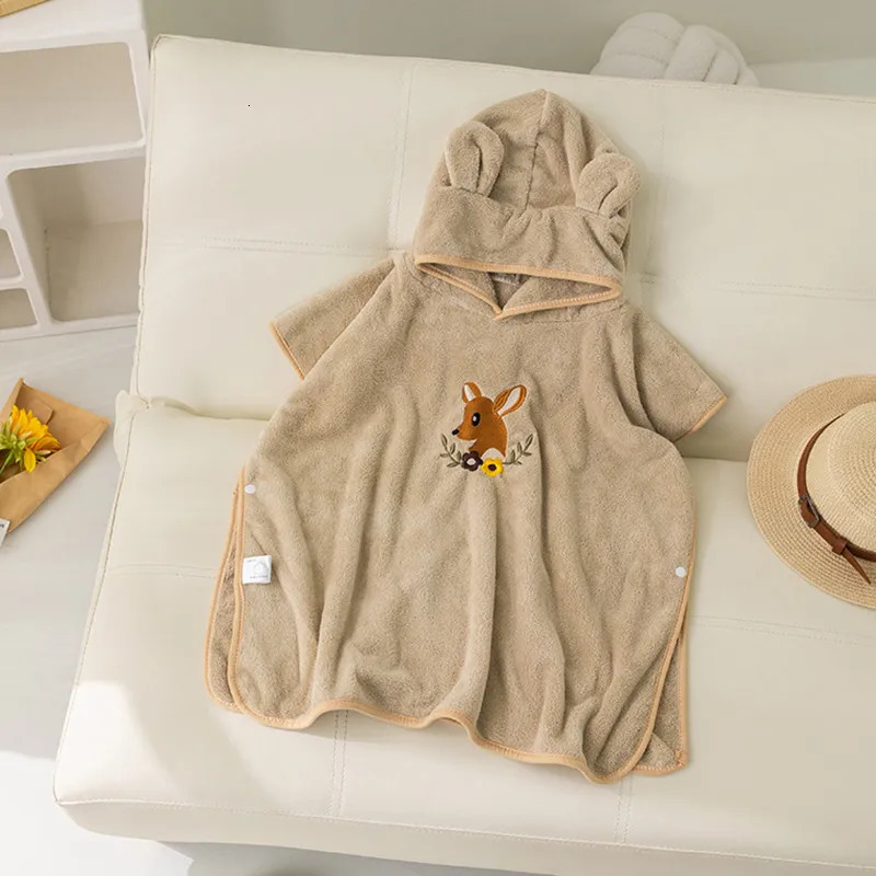 Cartoon Baby Bath Towel Coral Fleece Cotton Hooded Beach Towel born Cape Towel Soft Poncho Kids Bathrope Washcloth Baby Stuff 231221