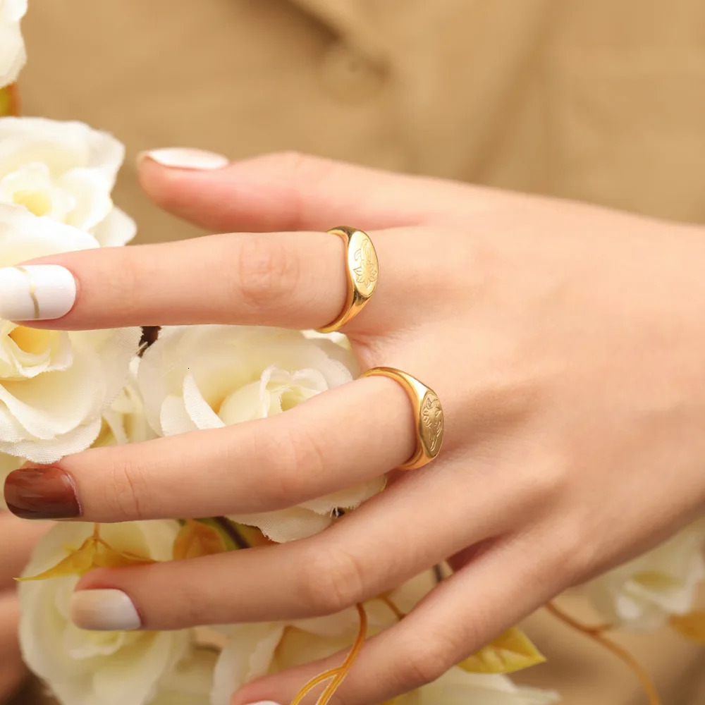 Retro 7mm Width Flower Wedding Rings For Men Womnen Rock Gothic Gold Color Stainless Steel Couple Jewelry Vintage Accessories 231220