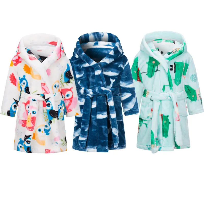 Winter Children Robe Warm Robe for Kids Cartoon Flannel Hooded Towel Bathrobe for Boys Girls Dressing Gown Nightgown 231221