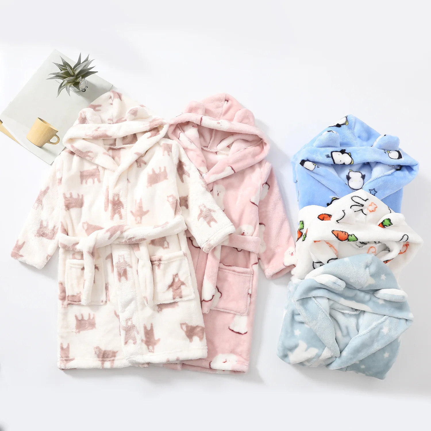 Winter Christmas Bath Robe For Girls Pajamas Animal Hooded Robes Children Dressing Gown Boys Sleepwear Kids Bathrobe 6 8 10 12Y 231221