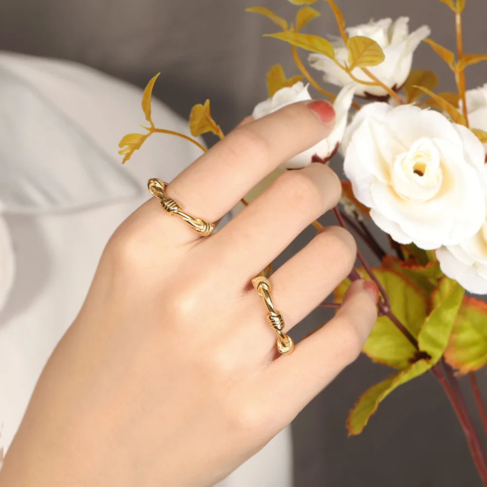 European and American Style Tie a Knot Finger Rings For Women Free Gift Vintage Steel Men Jewelry Single Party 231220