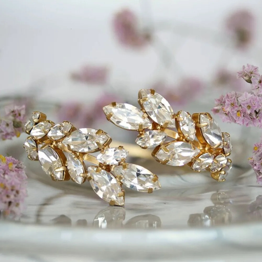Gorgeous Bridal Open Leaf Bracelet Arm Ring Wedding Jewelry for Women Elegant Crystal Upper Cuff Body Bangles 231220