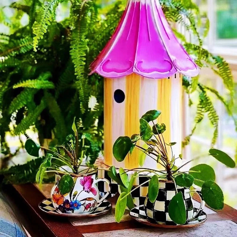 Waterproof Gazebo Hanging Wild Bird Feeder Outdoor Container With Hang Rope Feeding House Type Bird Feeder Aves Decor 231220