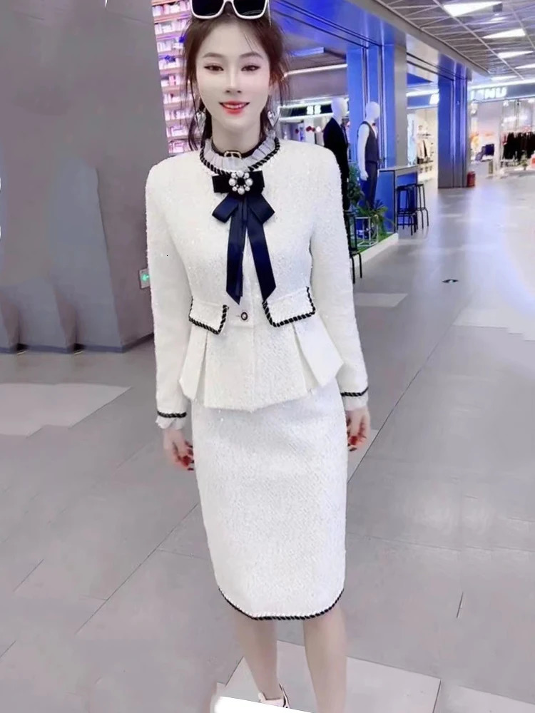 Two Piece Dress 2024 Vintage Small Fragrance Tweed Two Piece Set Women Crop Top Woolen Short Jacket Coat Mini Skirts Sets Sweet 2 Piece Suit 231218