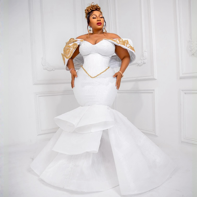 Plus Size Aso Ebi special Dresses Mermaid Off Shoulder Crystals Dress for African Black Women Bride with Detachable Train and Belt Bridal Gowns CDW166