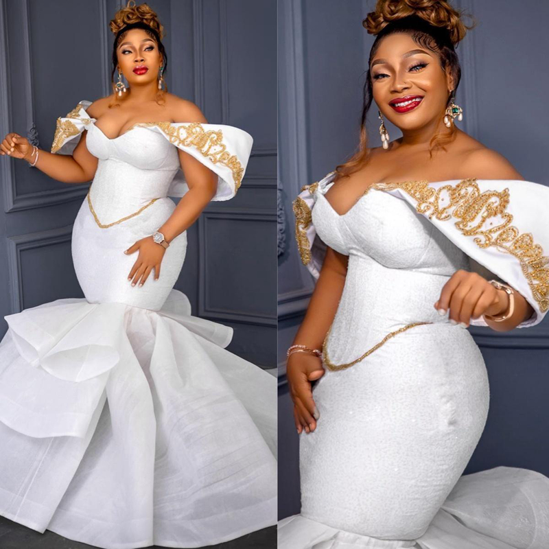 Plus Size Aso Ebi special Dresses Mermaid Off Shoulder Crystals Dress for African Black Women Bride with Detachable Train and Belt Bridal Gowns CDW166