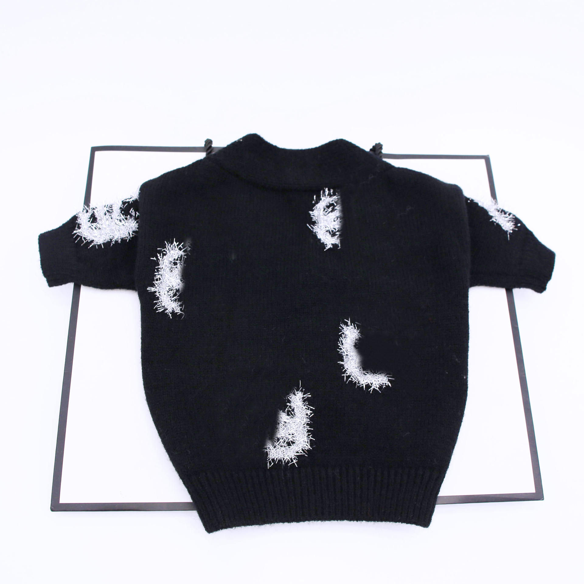 Autumn-Winter Essentials: Elegant Black Pet Apparel Featuring Trendy Designs