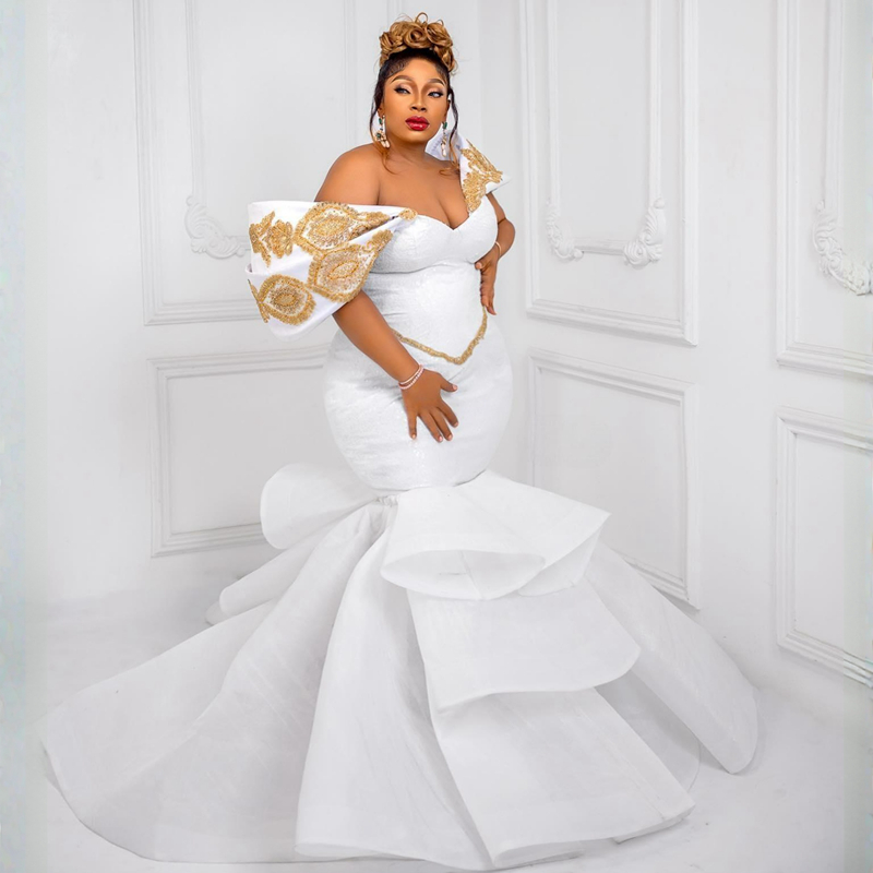 Plus Size Aso Ebi special Dresses Mermaid Off Shoulder Crystals Dress for African Black Women Bride with Detachable Train and Belt Bridal Gowns CDW166