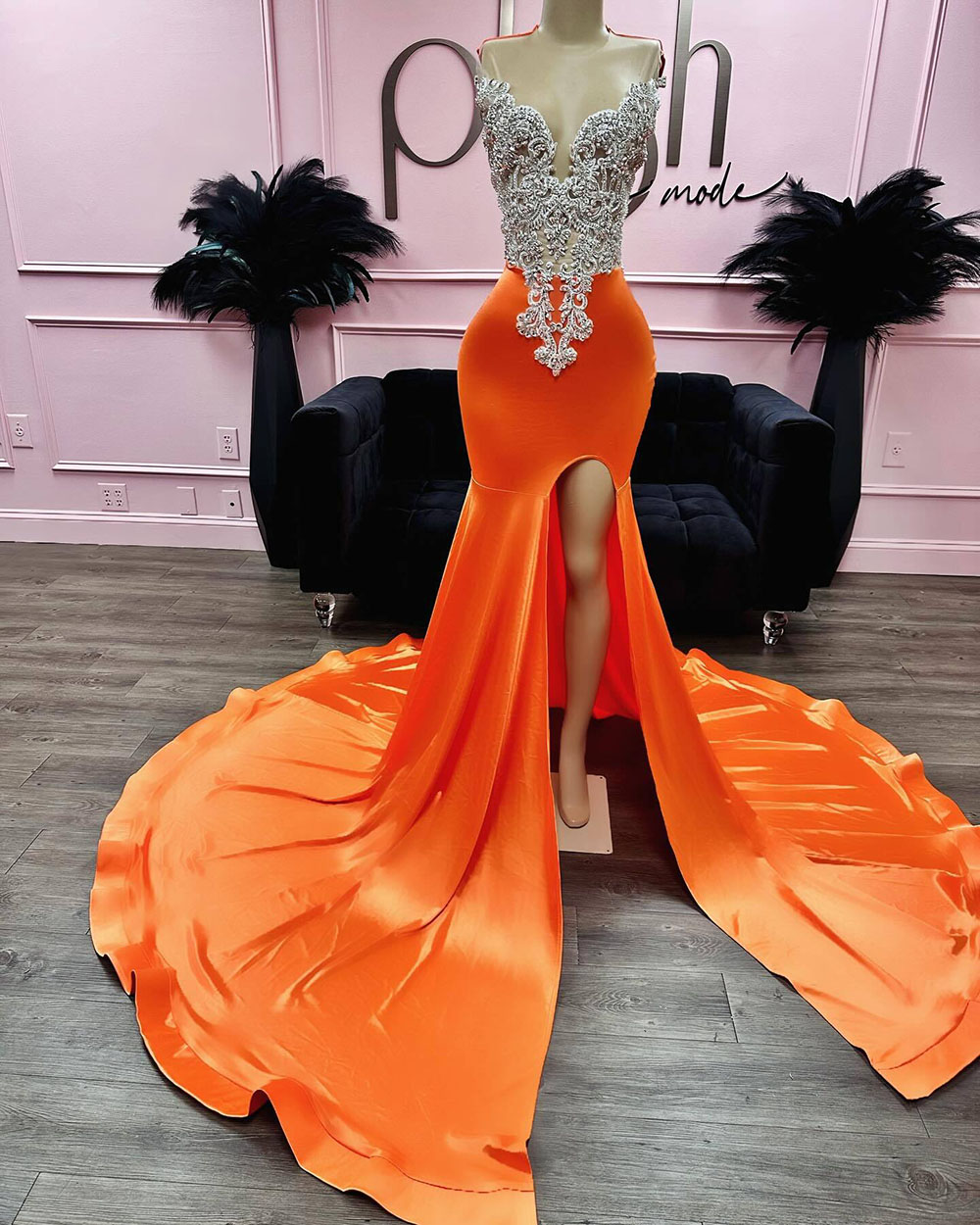 Sexy Orange Prom Dresses For Black Girls Slit Beads Rhinestone Evening Gowns Long Velvet Vestidos De Fiesta Party Dress