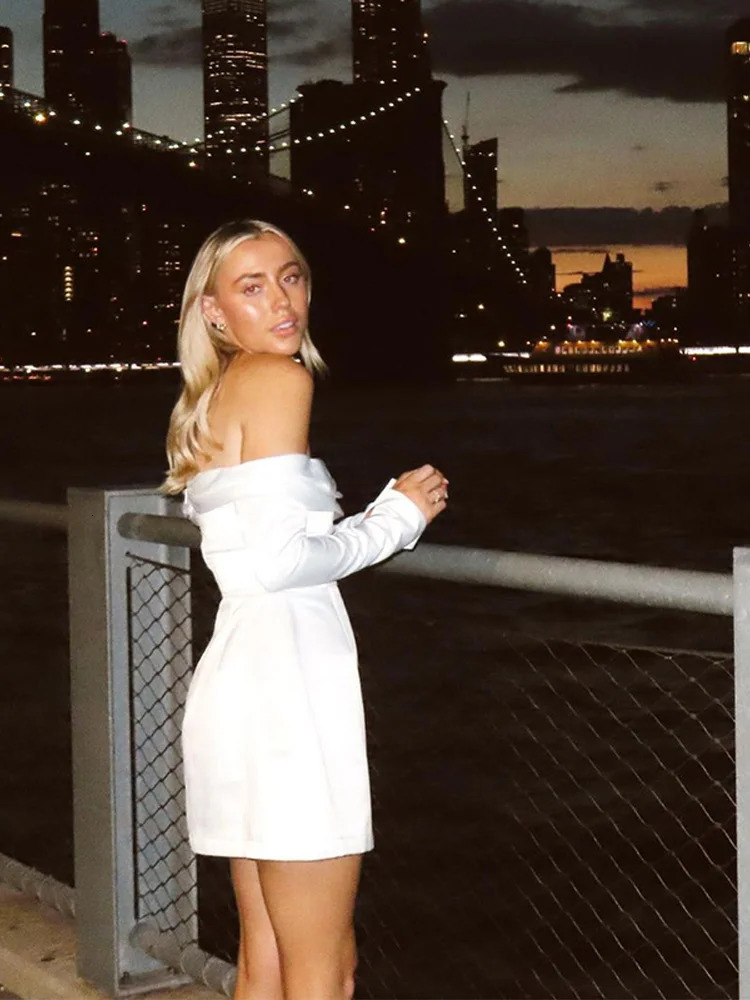 Fashion Solid Off Shoulder A Line Dress For Women Pleated Long Sleeve Backless Slim Mini Dresses Elegant Lady Chic Party Robes 231221