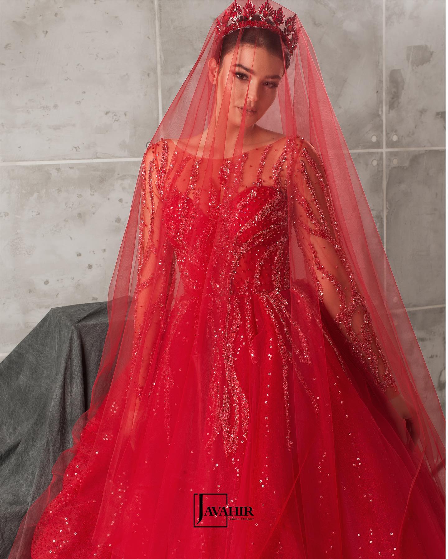 Sparkling Red Beaded Wedding Dresses Sequined Long Sleeves Bridal Gowns Bateau Neckline A Line Tulle Sweep Train Vestido De Novia