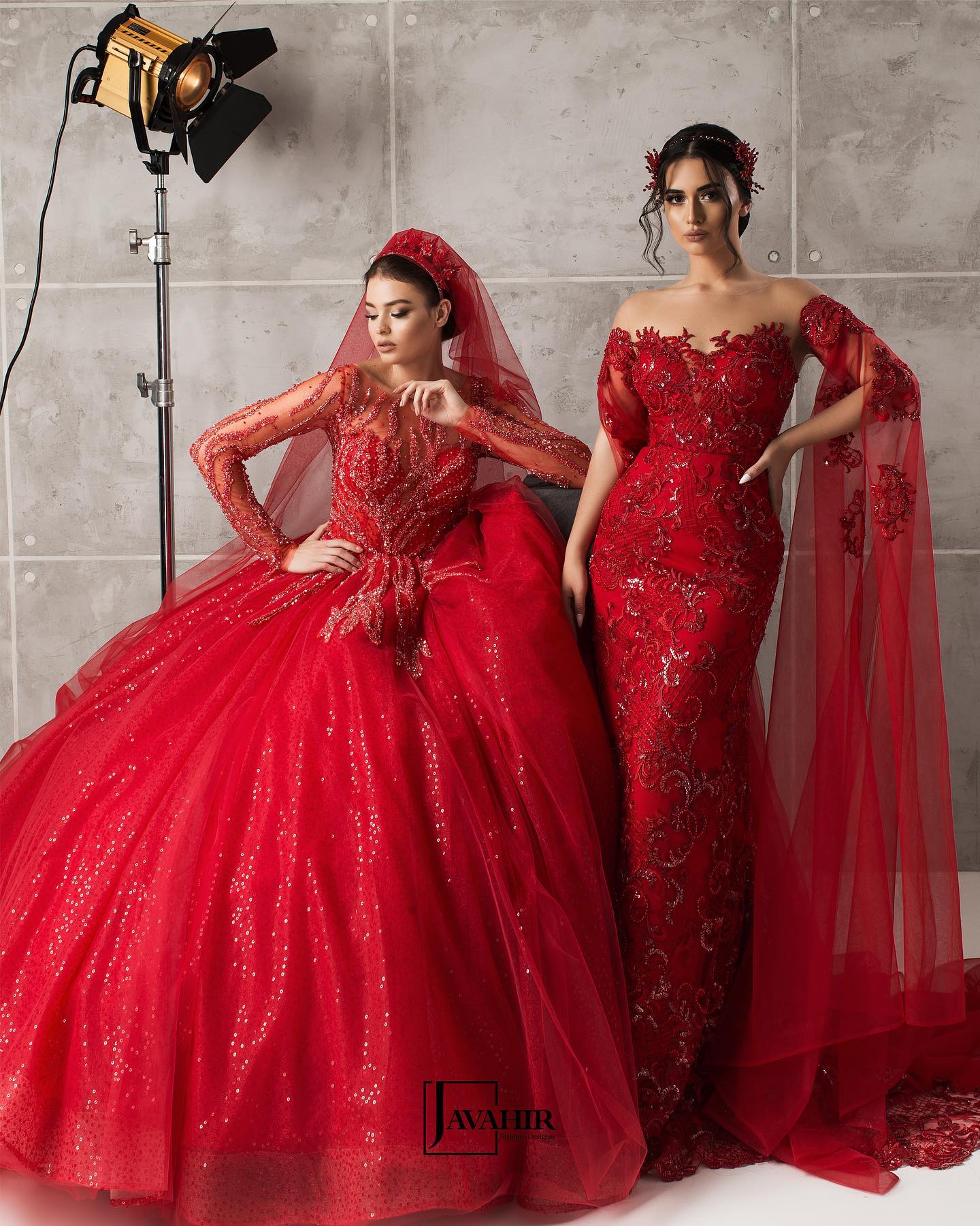 Sparkling Red Beaded Wedding Dresses Sequined Long Sleeves Bridal Gowns Bateau Neckline A Line Tulle Sweep Train Vestido De Novia