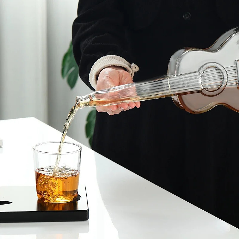 High Borosilicate Glass Wine Bottle Guitar Violin Decanter Wine Set Thickened Transparent Craft Decanter Bottle Decoration 231222