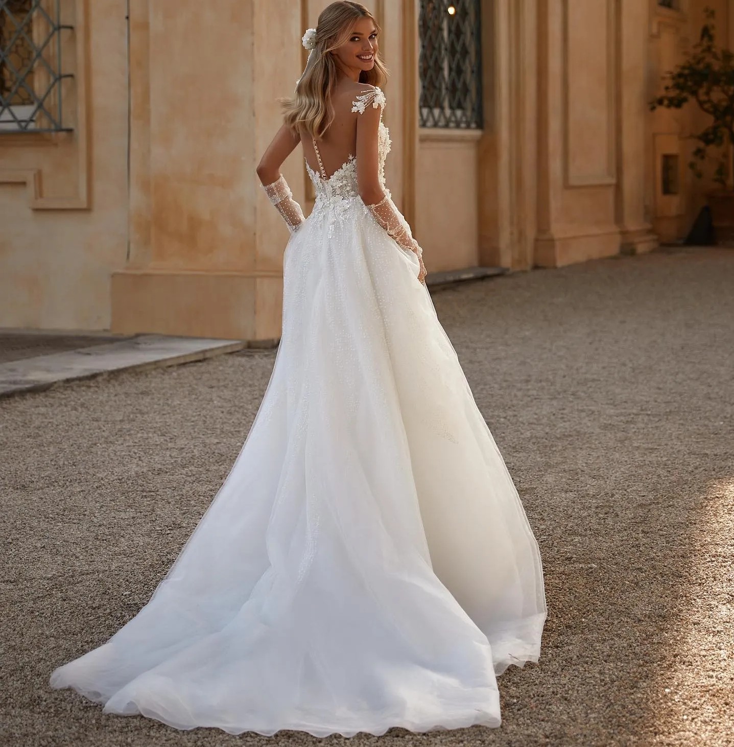 Boho A Line Wedding Dress 2024 for Bride Illusion Back V Neck Beads Lace Flowers Bridal Women Gowns Vestido De Novia Robe De Mariage