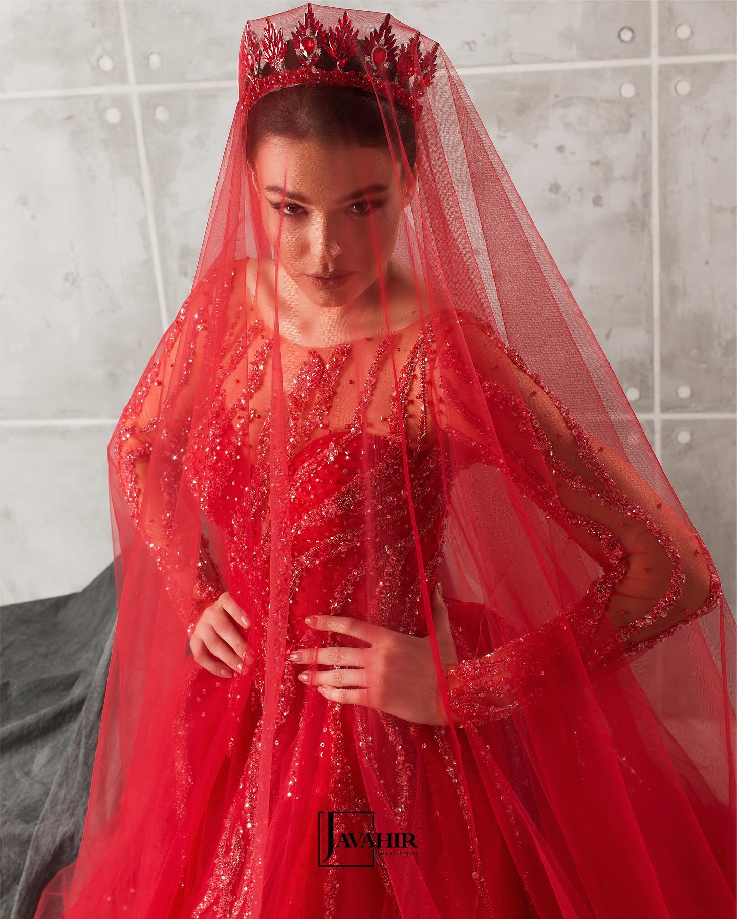 Sparkling Red Beaded Wedding Dresses Sequined Long Sleeves Bridal Gowns Bateau Neckline A Line Tulle Sweep Train Vestido De Novia